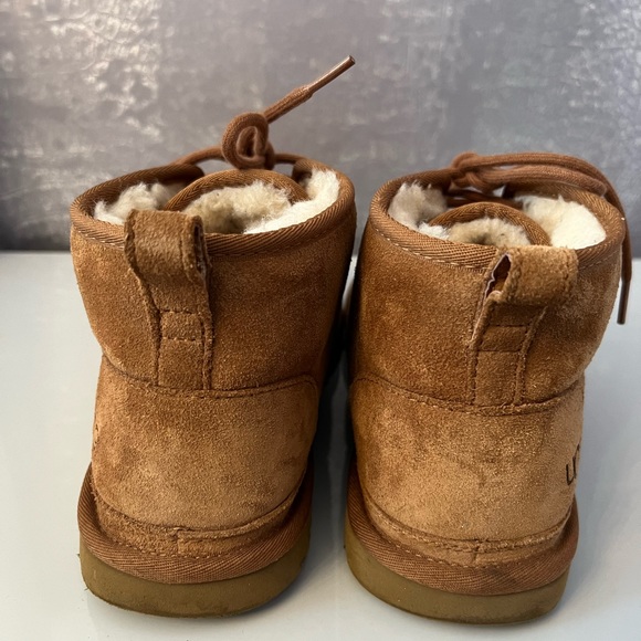 UGG Neumel Boot - Picture 10 of 15
